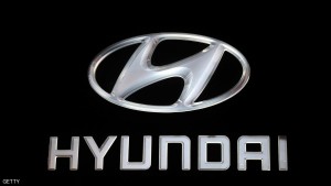 The Hyundai logo is pictured at the Auto Expo 2014 in Greater Noida on the outskirts of New Delhi on February 5, 2014. The 12th edition of the Auto Expo takes place from February 5-11. AFP PHOTO/ SAJJAD HUSSAIN (Photo credit should read SAJJAD HUSSAIN/AFP/Getty Images)