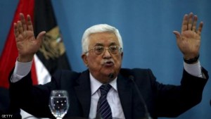 الرئيس الفلسطيني محمود عباس يدلي بتصريحات صحفية في رام الله يوم السبت. تصوير. محمد تركمان - رويترز